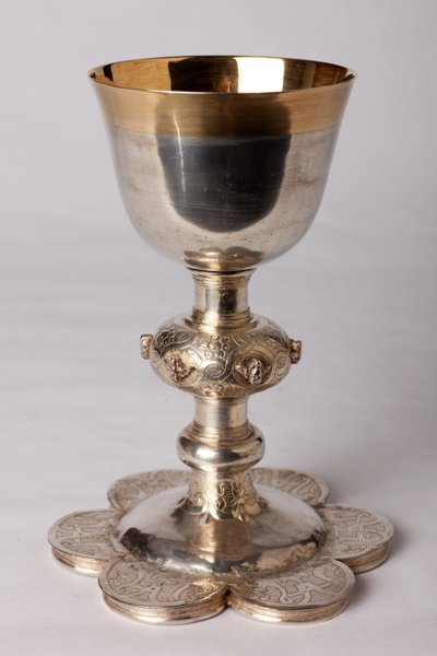 Kelk van kapelaan Georges Coquere. Metaalbewerking, goud en zilver door Unknown artist