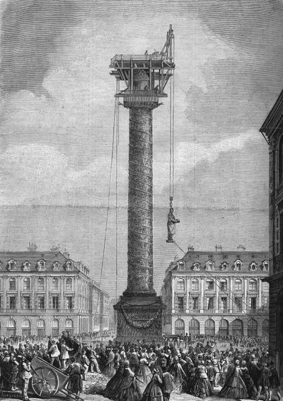 Plaatsing van het nieuwe standbeeld (voorstellende Napoleon I) boven de zuil van Place Vendôme in het 1e arrondissement van Parijs op 4 november door Unknown artist