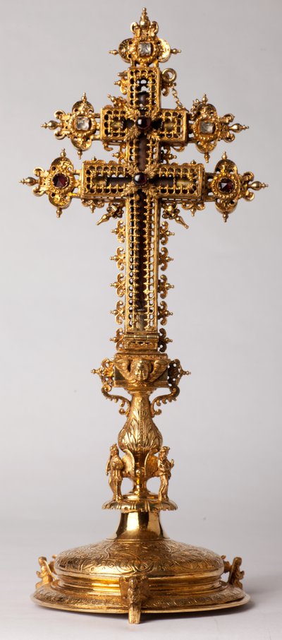 Reliek kruis. Metaalsmeedwerk met juwelen. Oorsprong abdij (Saint-Amand Tournai, ex-Elnone). 16e eeuw. door Unknown artist