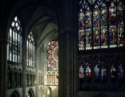 Glas-in-loodramen en rozet van de kathedraal van Troyes door Unknown artist