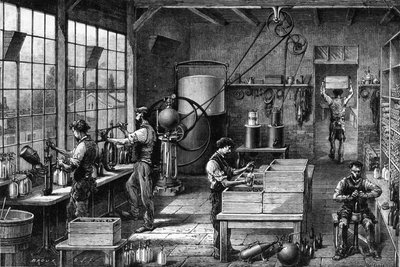 Zicht op het interieur van een Seltz-waterfabriek (koolzuurhoudend water): het wordt bereid dankzij een hoge druk in een fles genaamd Sifon. Verschillende stadia, productie en botteling. Gravure door Unknown artist