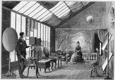 Atelier van een amateurfotograaf met zijn accessoires in Frankrijk in 1888. in 