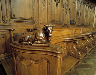 Barokke architectuur: houten koorbank die een os voorstelt, attribuut van de evangelist Sint-Lucas. Koor (18e eeuw) van de Sint-Stefanuskerk. Binnenaanzicht. Marmoutier, Bas-Rhin (67). door Unknown artist