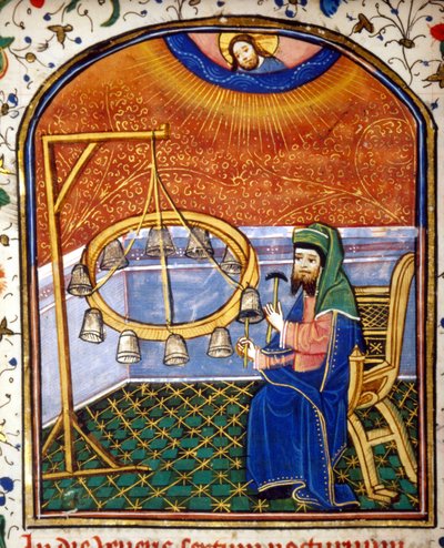 Portret van Pythagoras (ca. 570 - ca. 480 v.Chr.), Griekse wiskundige en filosoof, spelend op een slaginstrument (bellen), miniatuur uit de 15e eeuw. door Unknown artist