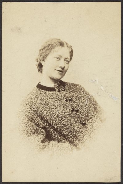 [Portret van een vrouw]. door Unknown artist