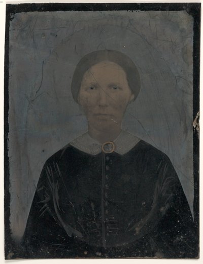 [Portret van vrouw]. door Unknown artist