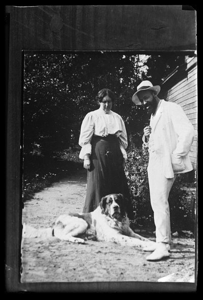 Hugo Simberg met zijn zus Blenda en hond Sarto door Unknown artist/maker