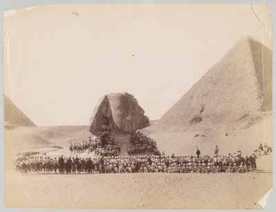 42e Highlanders voor de Sfinx in Gizeh, Egypte door Unknown photographer