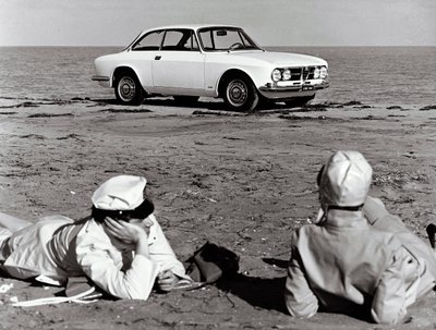 Alfa Romeo Giulia GT 1750 Veloce door Unknown photographer