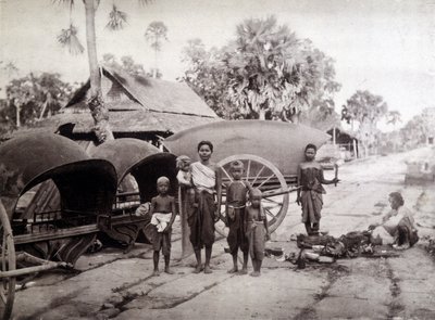 Cambodjanen op de Angkor Vat-weg door Unknown photographer