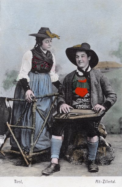 Koppel in traditionele klederdracht, Alt - Zillertal, Tirol door Unknown photographer