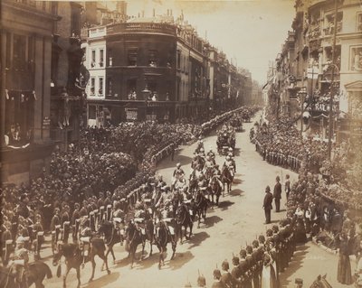 Indiase cavalerie paradeert tijdens de viering van het diamanten jubileum door Unknown photographer