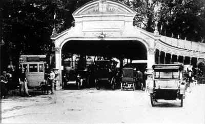 Autoshow door Unknown photographer