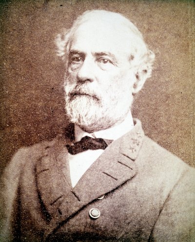 Portret van generaal Lee (1807 - 1870) die deelnam aan de burgeroorlog door het bevel over Noord-Virginia. door Unknown photographer