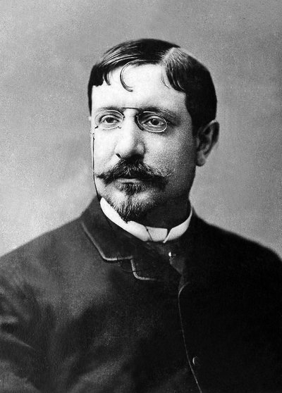 Portret van Jean Joseph Constant (1845-1902), Franse oriëntalist schilder en graveur door Unknown photographer