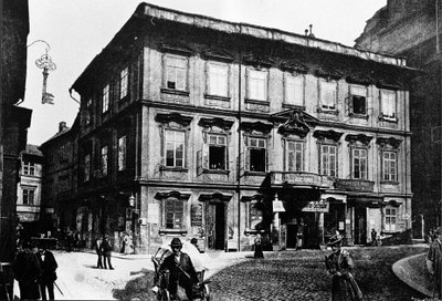 Praag, voor 1897. Het gebouw waar schrijver Franz Kafka werd geboren door Unknown photographer