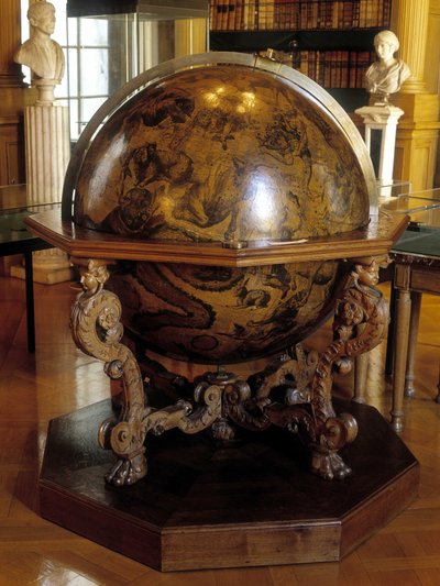 De hemelglobe van Coronelli op de meridiaan van Gatellier. Deze globe is gemaakt door de Franciscaner monnik Vincenzo Coronelli (1650-1718). Institut de France Parijs door Vincenzo Maria Coronelli
