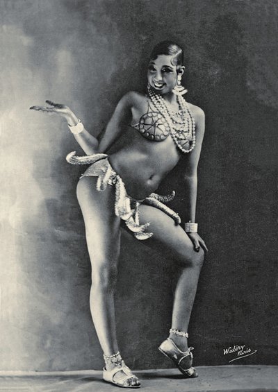 Josephine Baker in haar beroemde Bananenkostuum ca. 1927 (zwart-wit foto) door Walery