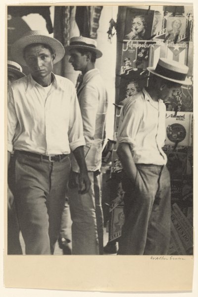 Mensen in het centrum van Havana Schoenpoetskraam door Walker Evans