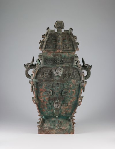 Overdekt wijnvat (fang lei) met ontwerp van zoömorfe maskers en handvaten met dierenkoppen, laat 11e eeuw v.Chr. door Western Zhou Dynasty Chinese School