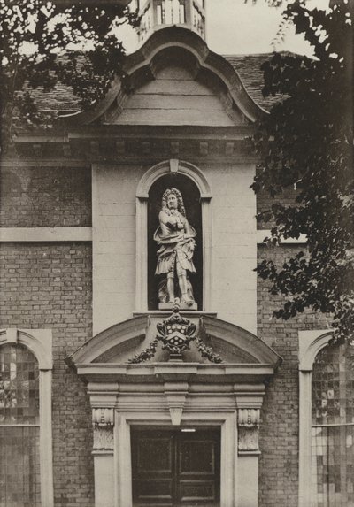 Deur, Berkeley Almshouses, Worcester (zwart-wit foto) door William Galsworthy Davie