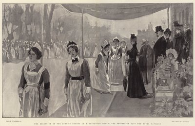 De ontvangst van de verpleegsters van de koningin in Marlborough House, de processie langs het koninklijk paviljoen door William Hatherell