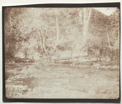 Een bergbeekje dat stroomt aan de voet van Doune Castle, 1844 door William Henry Fox Talbot