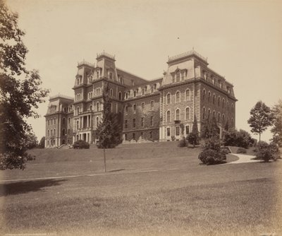 Easton, Pardee Hall, Lafayette College, ca. 1895 (foto) door William Herman Rau