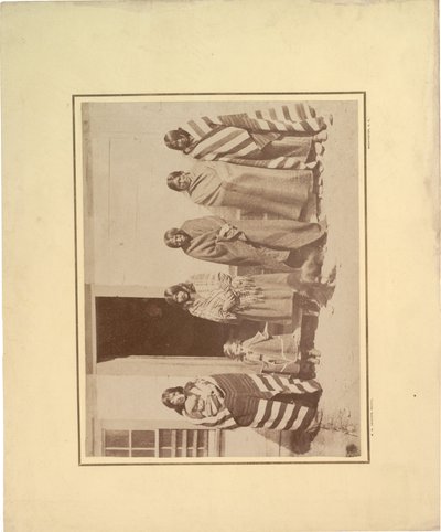 Groep van vijf inheemse Amerikaanse vrouwen met jong meisje en baby, 1871 door William Hicks Jackson