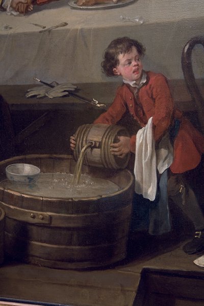 Een afgeleide keukenhulp giet een vat brandewijn op een half vat vieze etensresten, detail door William Hogarth