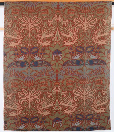 Pauw en draak, handgeweven kepergordijn, Morris & Co., 1878 door William Morris