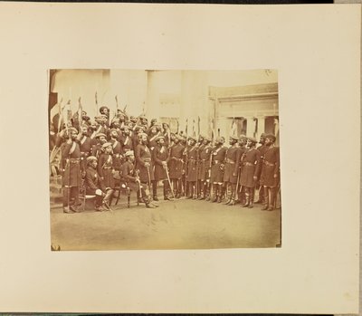 [Groepsportret van militair personeel]. door Willoughby Wallace Hooper