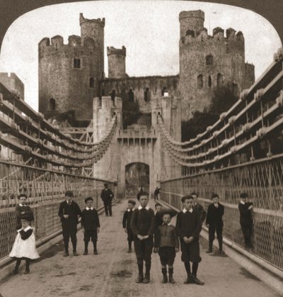 Conway, Wales, middeleeuws kasteel en brug, 1901 door Works and Sun Sculpture Studios