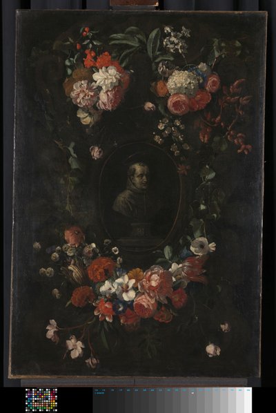 Gesuggereerde gebeeldhouwde buste van de zalige Hieronymus Werdanus in een gesuggereerde stenen cartouche, versierd met een guirlande en twee boeketten bloemen door Wouter Gysaerts