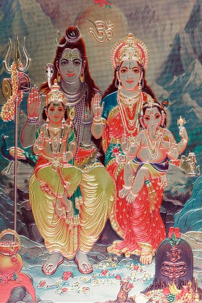 God Shiva en Godin Parvati met hun zoon Ganesha door . .