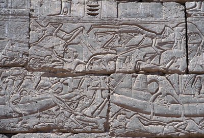 The Sea People, Naval Battle of Ramses III, Medinet Habu, steen 1195-64 voor Christus door Egyptian 20th Dynasty