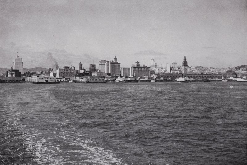 Californië: Skyline van San Francisco, vanaf een Southern Pacific veerboot door American Photographer (after)