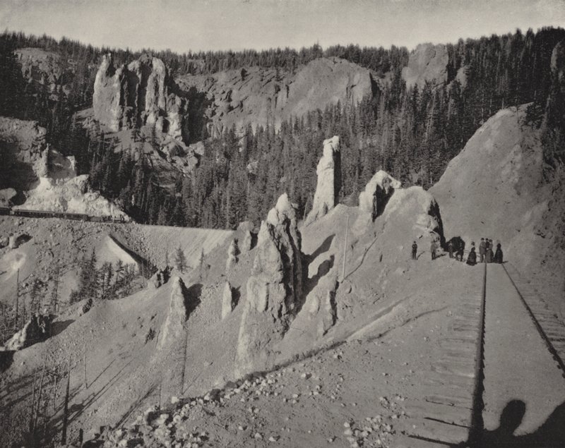 Phantom Curve, Colorado (zwart-wit foto) door American Photographer (after)