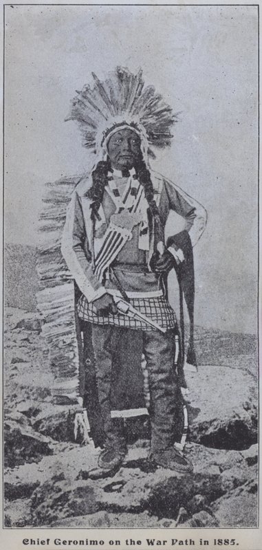 De Apache-opperhoofd Geronimo op oorlogspad in 1885 door American Photographer (after)
