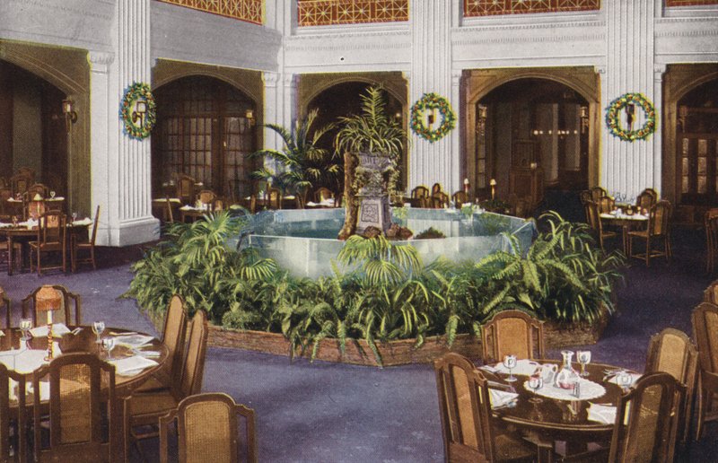 Chicago: Fontein in South Grill Room, Marshall Field and Co (kleurenfoto) door American Photographer