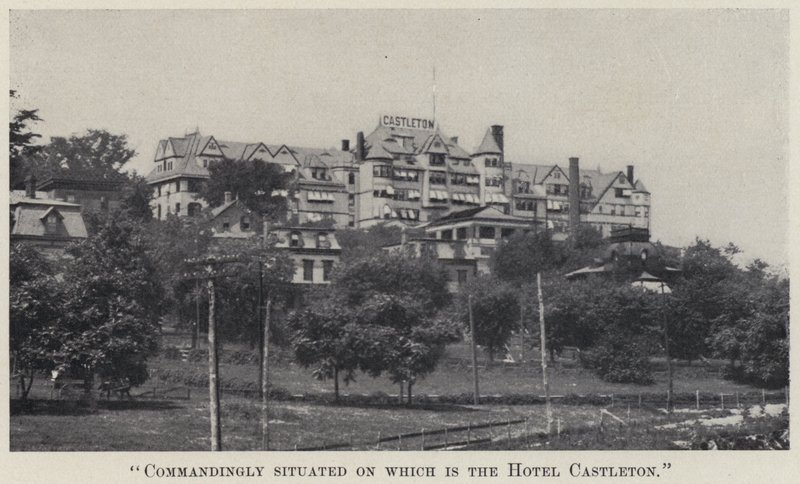"Commandingly gelegen waarop het Hotel Castleton staat" door American Photographer