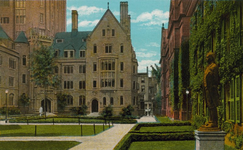 New Haven, Conn: Bingham Hall en Connecticut Hall, Yale University (kleurenfoto) door American Photographer