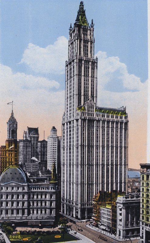 New York: Woolworth Building (kleurenfoto) door American Photographer