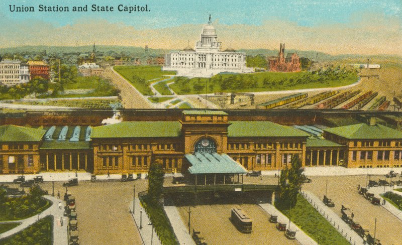 Providence, Rhode Island: Union Station en het Capitool van de Staat (gekleurde foto) door American Photographer