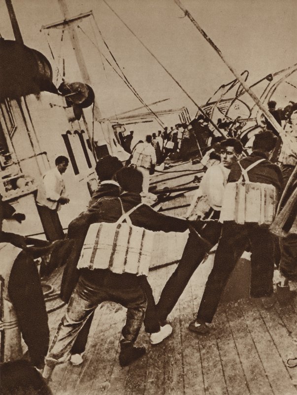 Schipbreuk van de Vestris, Virginia, VS, 21 november 1928 (z/w foto) door American Photographer