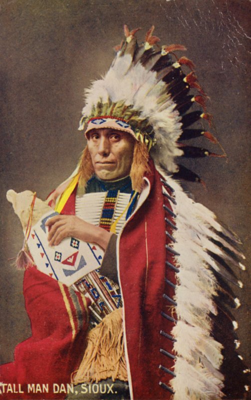 Tall Man Dan, Sioux (foto) door American Photographer