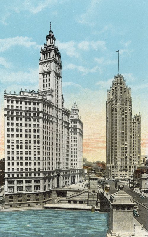 Wrigley Building en Tribune Tower door American Photographer