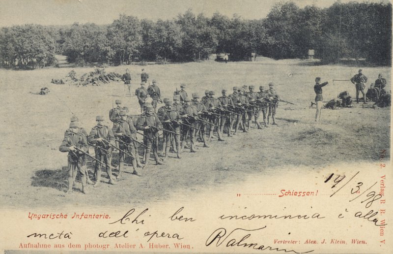 Hongaarse infanterie krijgt het bevel om te vuren door Austrian Photographer