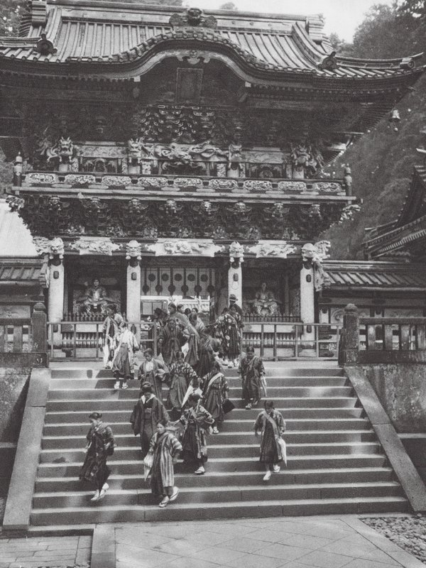 Japan: Nikko, Yomei-mon, Hoofdingang van het Ieyasu-heiligdom door Axel von Graefe