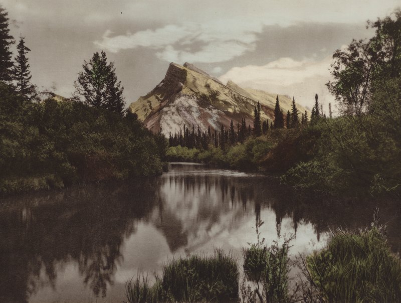 Mount Rundle, Banff, hoogte 9.665 voet door Byron Hill Harmon